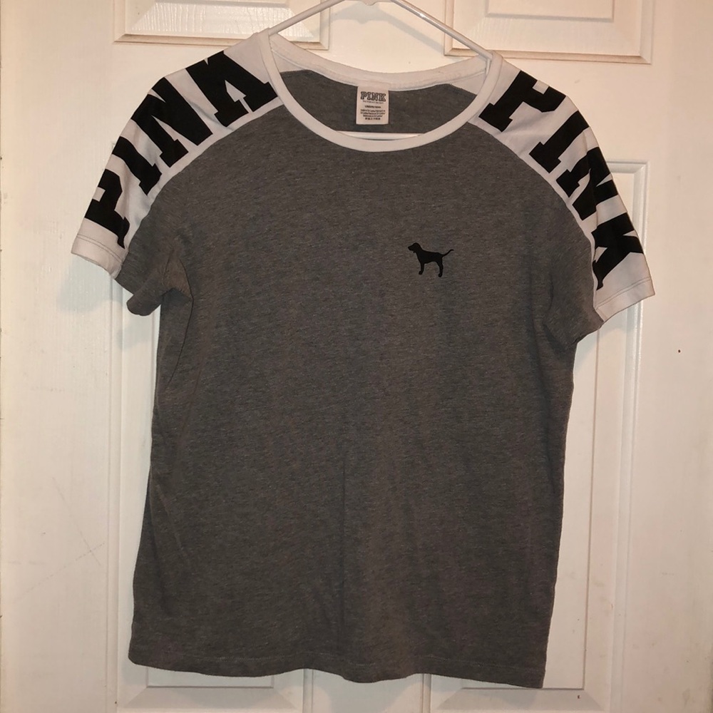 Pink playera  en color gris